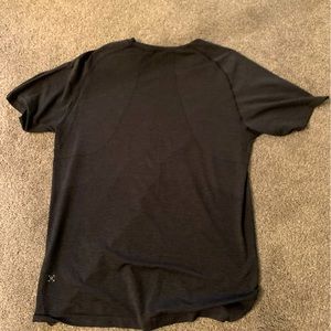 Lululemon workout shirt